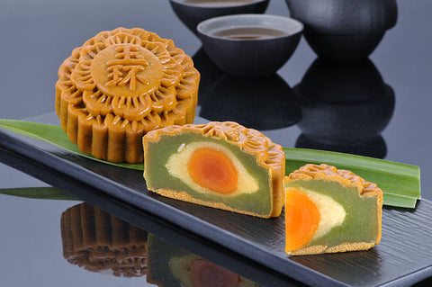 Golden Starlight Single Yolk Mooncake 26Oz (740 g) - 海外天翡翠玉环月饼